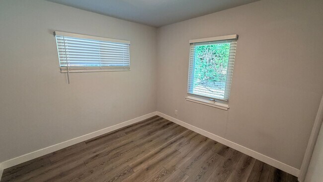 Building Photo - Pleasant Hill! Beautiful remolded 3 bedroom 1 bath single family home excellent neighborhood!