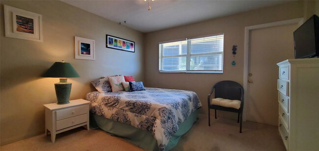 Building Photo - 1161 Hillsboro Mile Apt #506, Hillsboro Be...