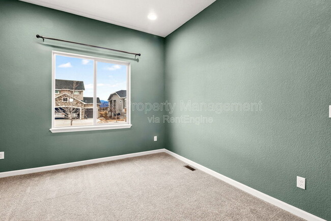 Building Photo - 10069 Thrive Ln