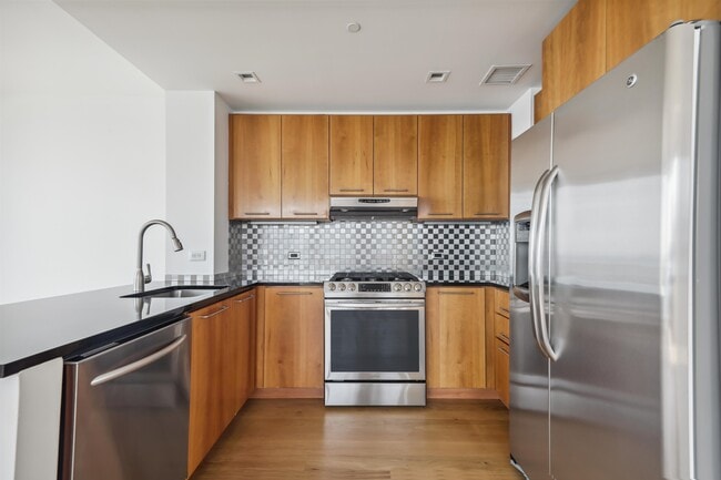 Building Photo - 25 Hudson St