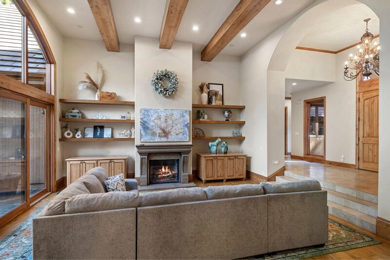 Building Photo - 61725 Broken Top Dr