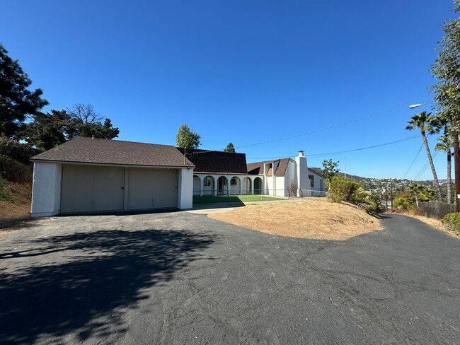 Primary Photo - 3BR/3BA HOME in EL CAJON w/ tons of PARKING!!