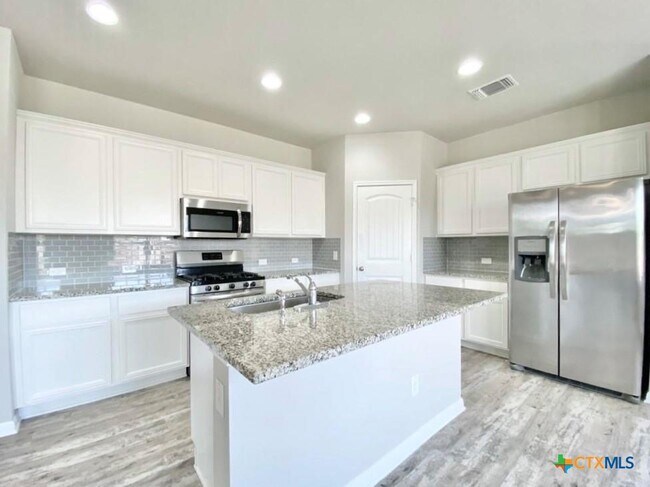 Building Photo - 2036 Port Ellen Dr