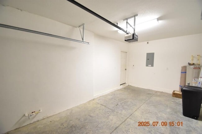 Building Photo - 2954 Birchcreek Dr