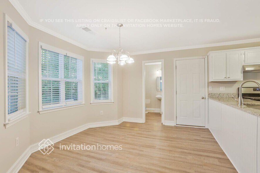 Building Photo - 2617 Lone Oak Trail