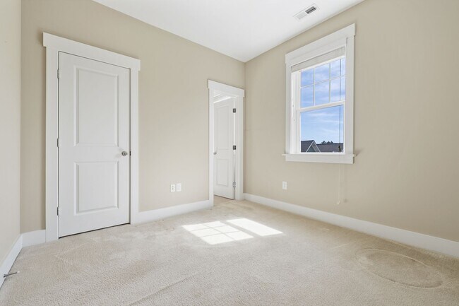 Building Photo - Three Bedroom Briar Chapel Beauty - Available June 1!