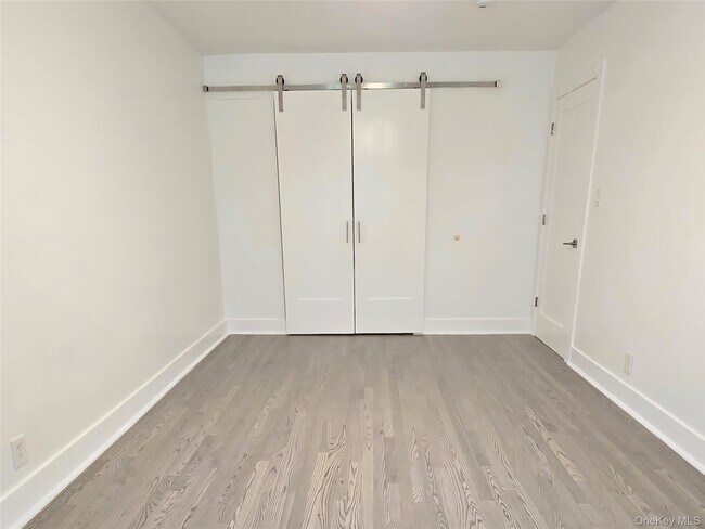 Building Photo - 74-11 85th Dr