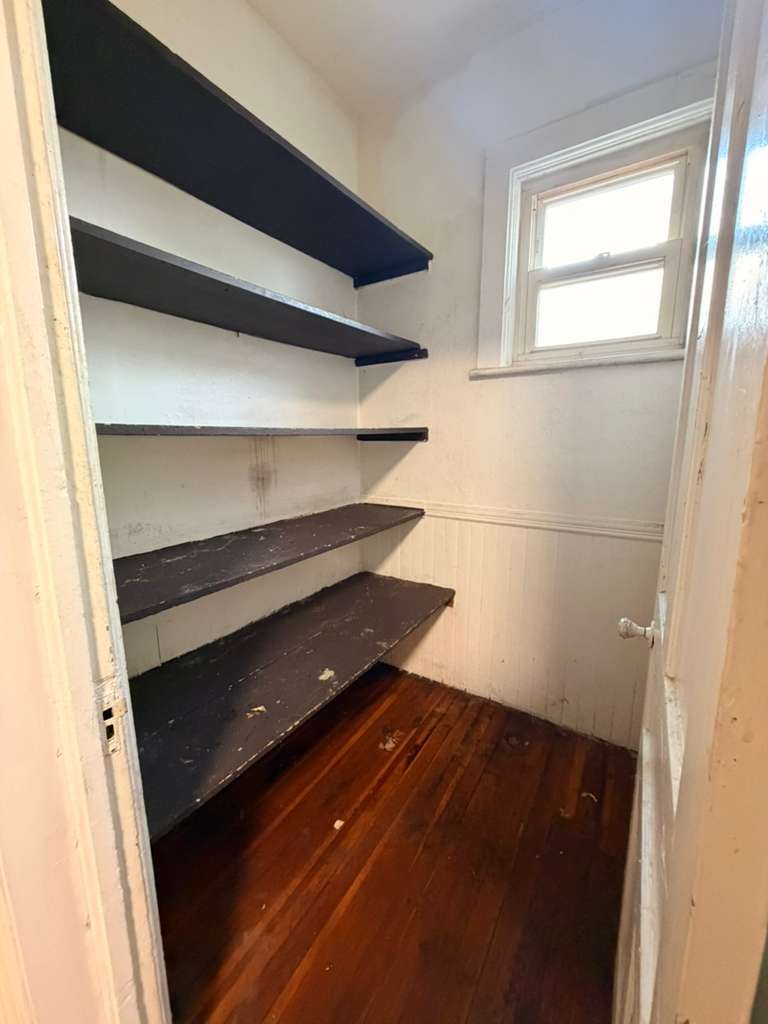 Building Photo - 385 Orange St