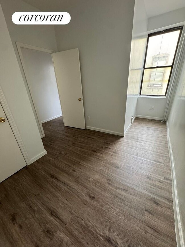 Building Photo - 1526 Pacific St