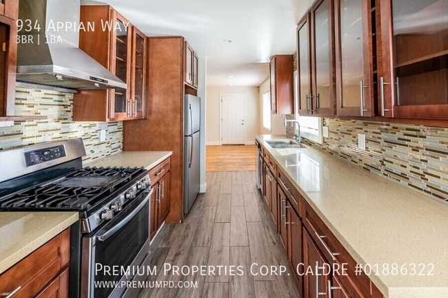 Building Photo - 934 Appian Way