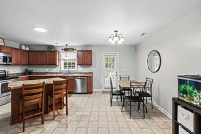 Building Photo - Lifestyle Focused