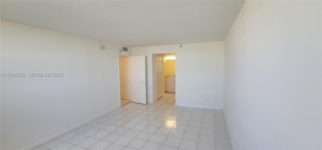 Building Photo - 290 174th St