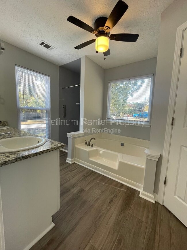 Building Photo - 1630 Creek Crossing SE