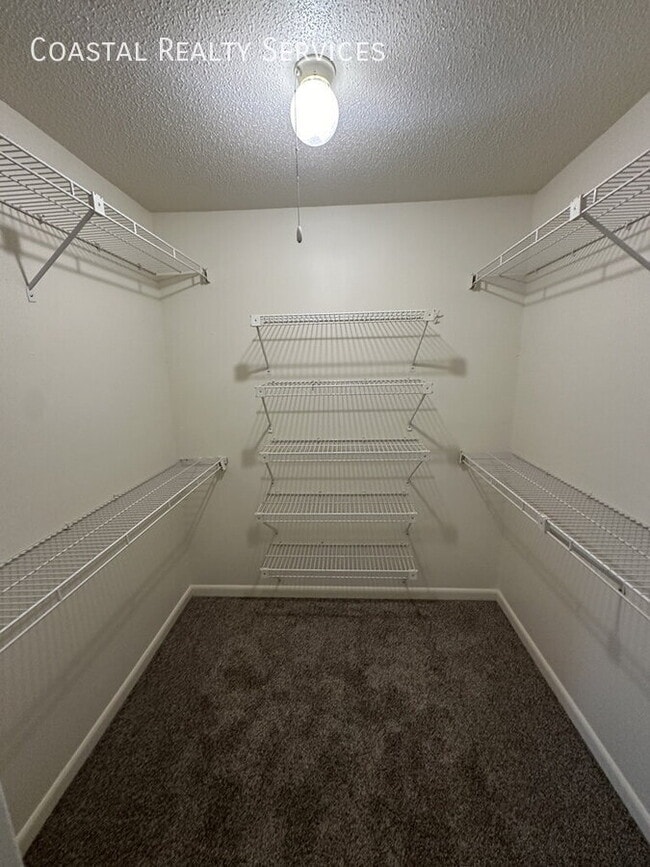 Building Photo - 122 Scottwood Dr SE