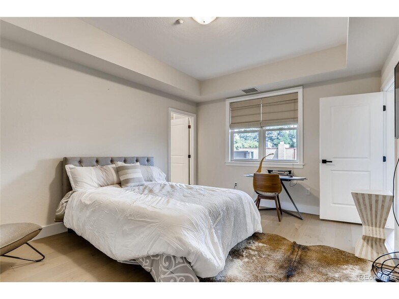 Building Photo - 2200 S University Blvd