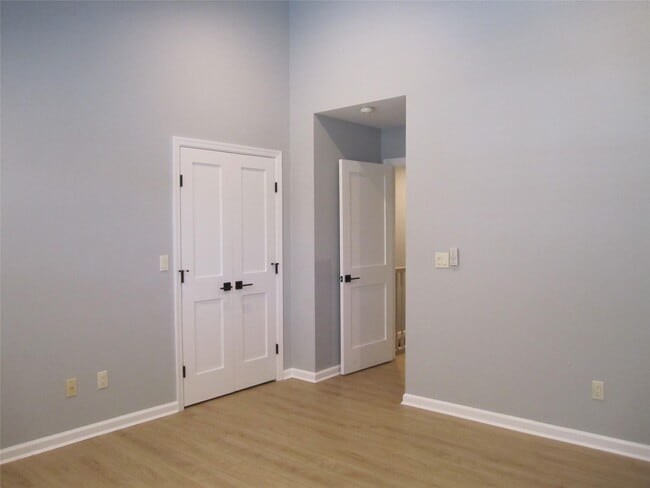 Building Photo - 163 Windward Ct S