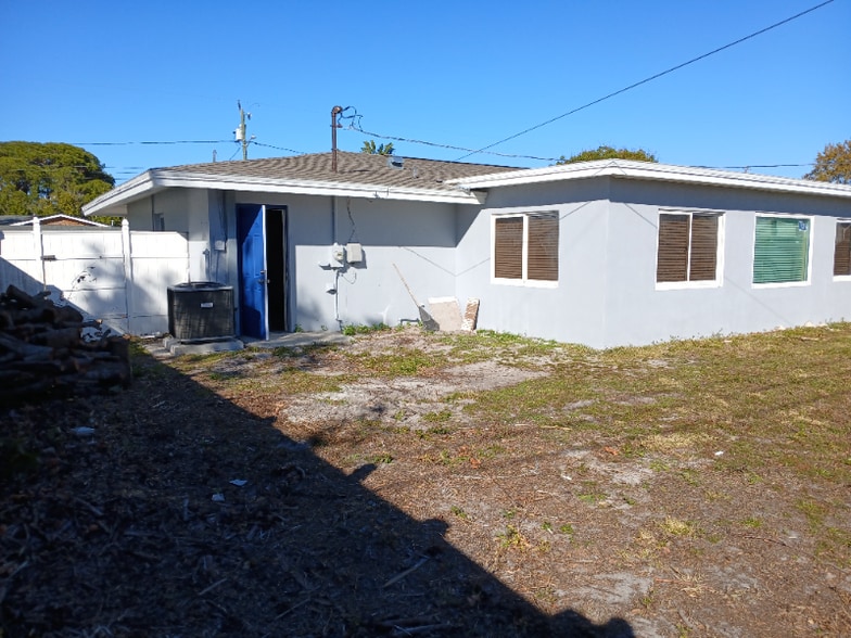 Building Photo - 378-378 78th Ave NE