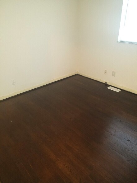 Second bedroom - 1820 Bluebird Dr