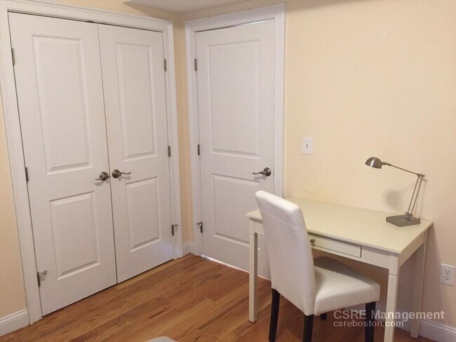 Building Photo - Full Luxury Renovation!  Laundry in Unit! ...