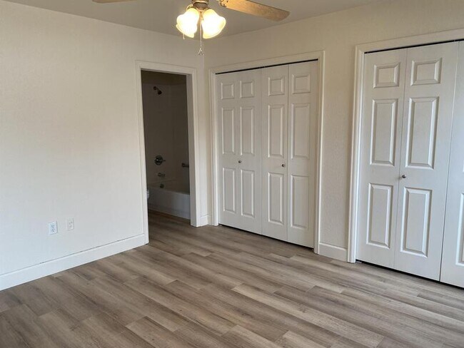 Building Photo - 1032 Canal Dr