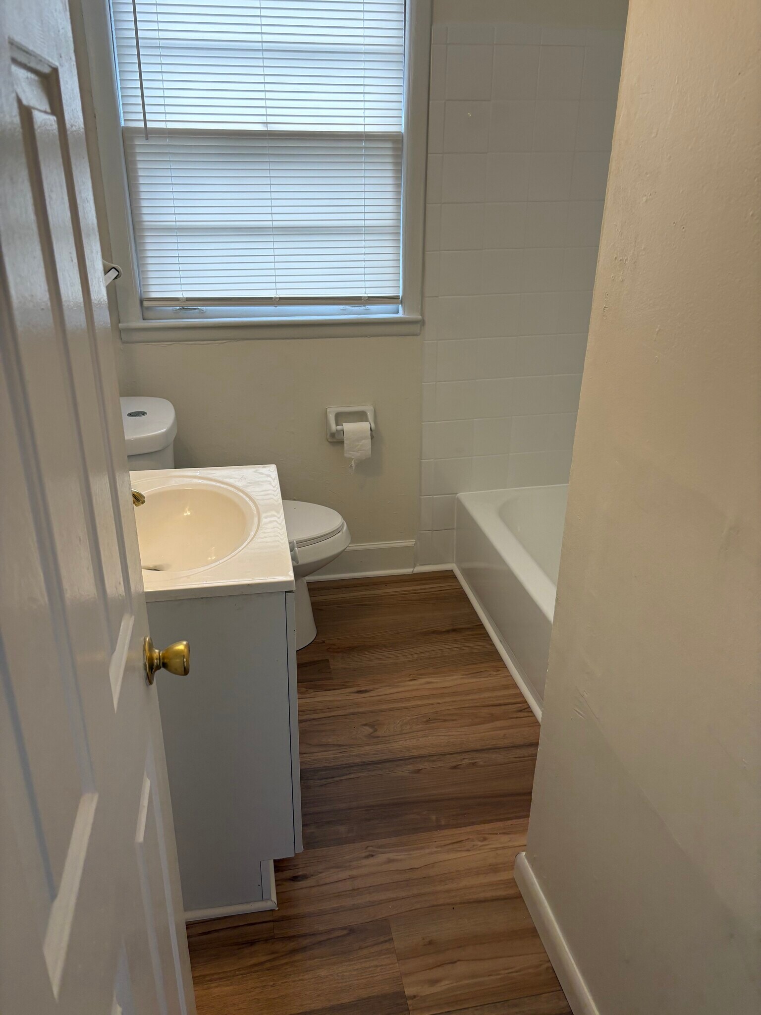 Building Photo - 3225 Panorama Dr