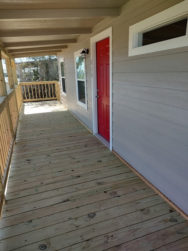 Building Photo - 219 Leeward Way