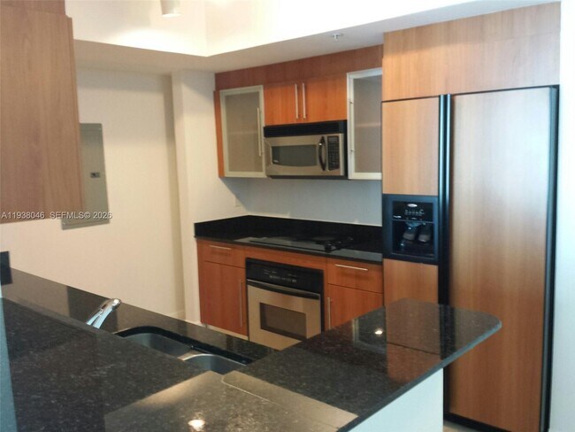 Building Photo - 325 S Biscayne Blvd