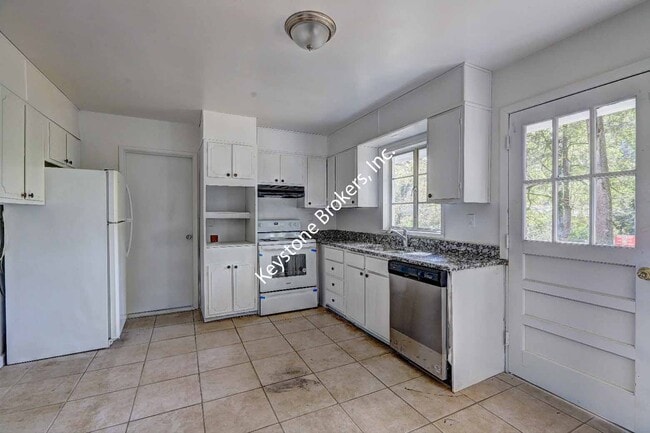 Building Photo - 2320 Britley Terrace
