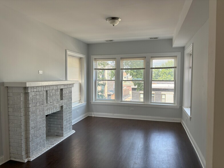 Primary Photo - 3613 W Palmer St
