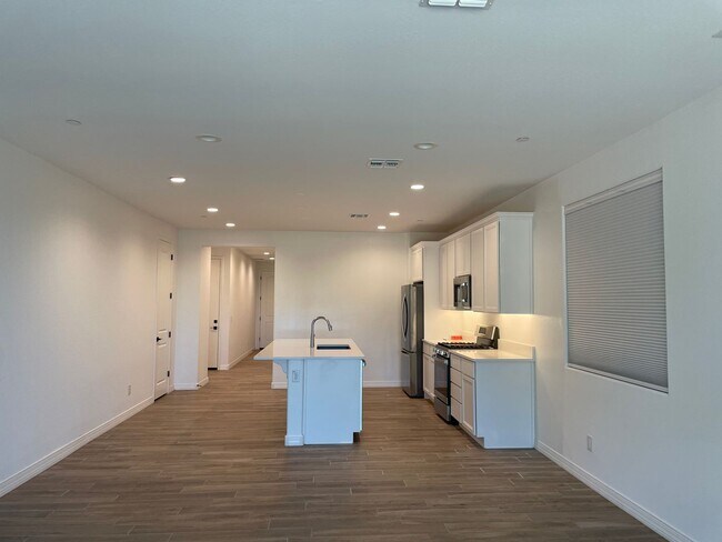 Building Photo - 13419 W Crimson Ter