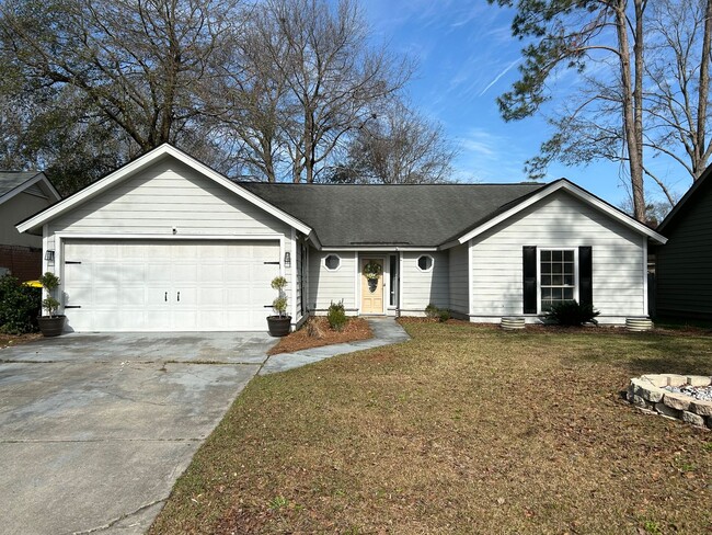 Building Photo - 4 bedroom 2 bathroom home in Hunters Chase...