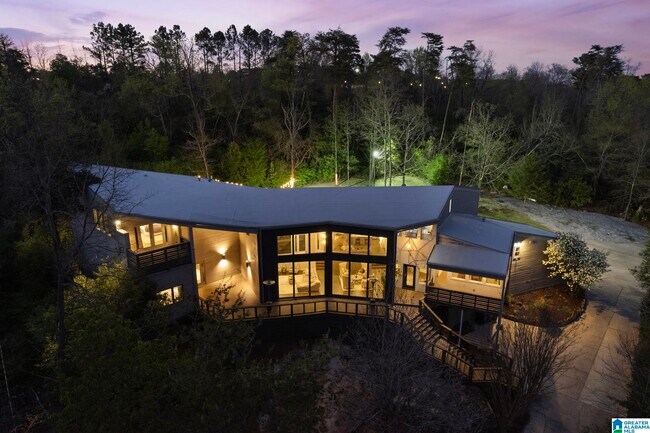 Building Photo - 412 Vesclub Pl