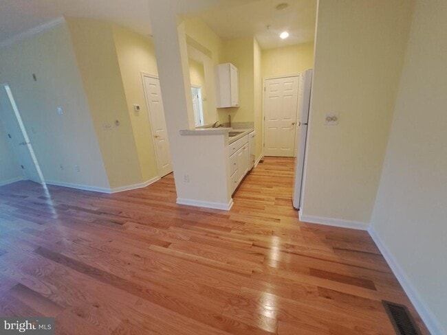 Building Photo - 4100 Sandpiper Dr