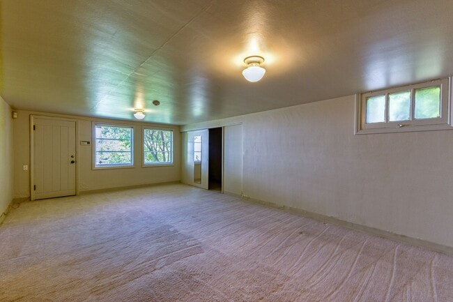 Building Photo - Laurelhurst Home
