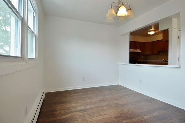 Building Photo - 121 Garfield Ave