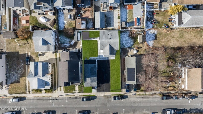 Building Photo - 1807 Laurel Terrace