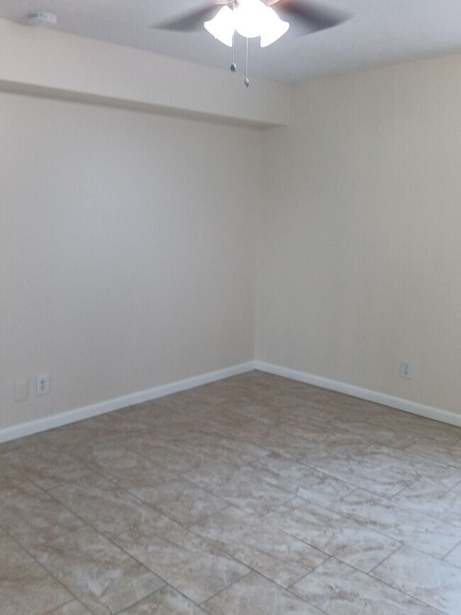 Building Photo - 2-bedroom, 2-bathroom home located in the vibrant city of Albuquerque