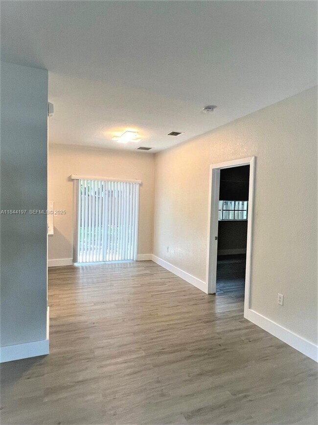 Building Photo - 2731 NE 3rd Dr