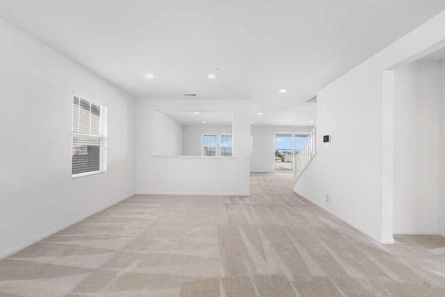 Building Photo - 37317 Paintbrush Dr