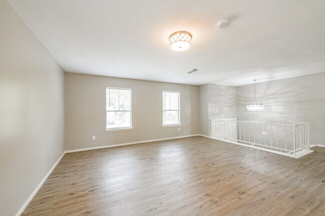 Building Photo - 2051 Oak Shores Dr