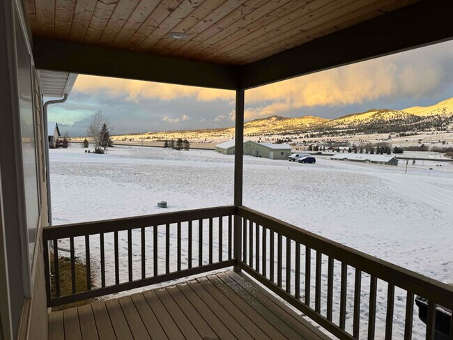Building Photo - 4 Cedar Waxwing Rd