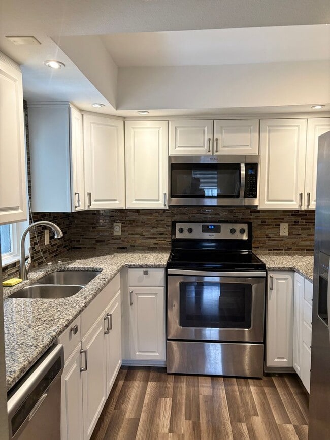 Building Photo - SPECIAL*** 1/2 OFF THE 2nd Months Rent - Q...