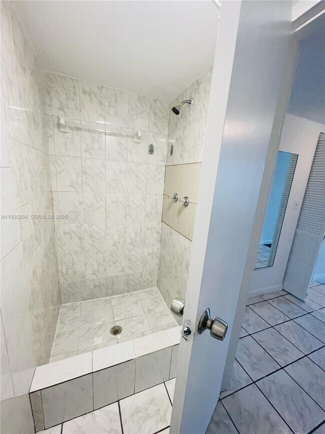 Building Photo - 4848 NW 24th Ct