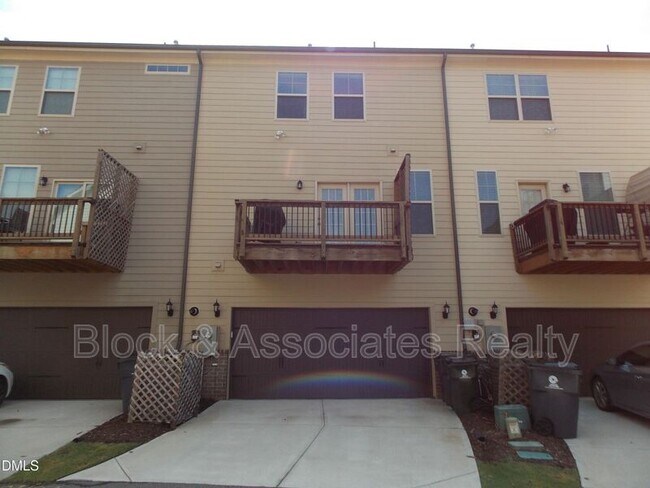 Building Photo - 509 N Tunstall Ave