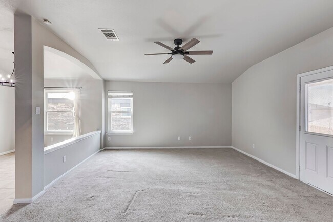 Building Photo - 6113 Bridgewood Dr