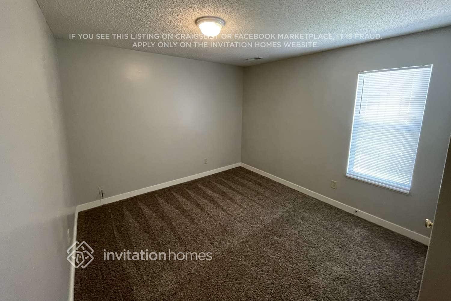 Building Photo - 1409 Ridgewood Dr