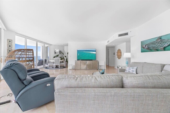 Building Photo - 18671 Collins Ave