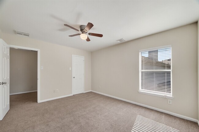 Building Photo - 2708 Calico Creek Ln