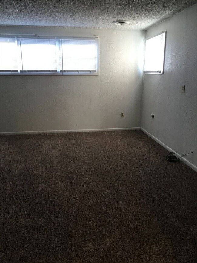 Building Photo - 2007 Lake Elmo Dr