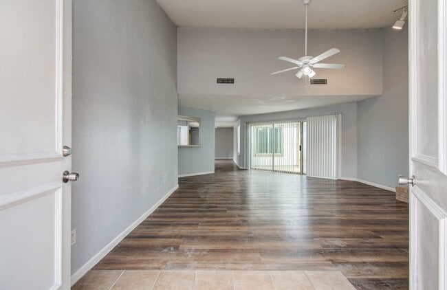 Building Photo - 6326 Briar Terrace Dr